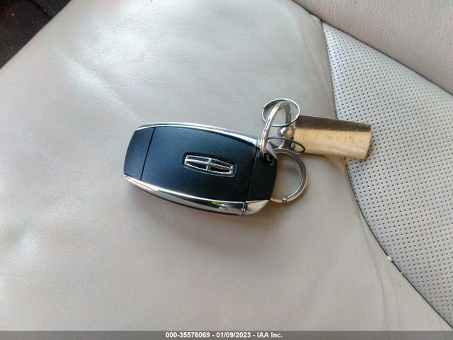 2017 Lincoln MKC, VIN: 5LMCJ2C92HUL71724