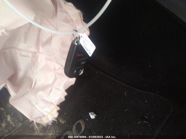 2C3CCAAG8EH381027 Chrysler 300