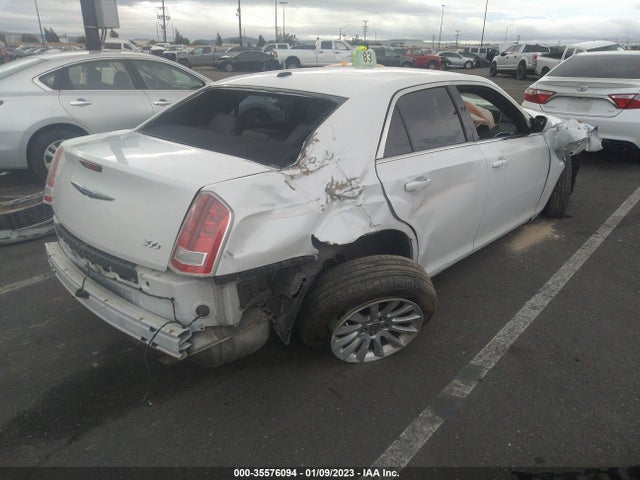 2C3CCAAG8EH381027 Chrysler 300