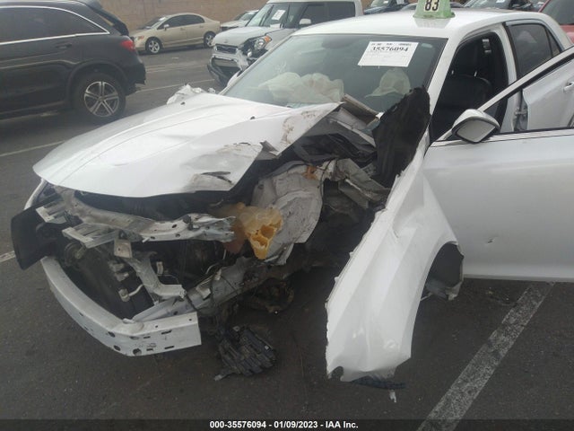 2C3CCAAG8EH381027 Chrysler 300