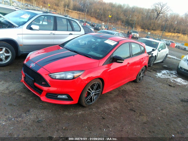 2016 Ford Focus, VIN: 1FADP3L97GL274464