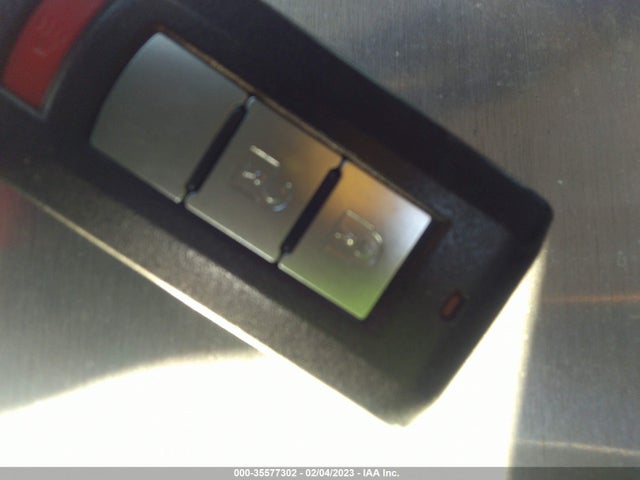 JA4AD3A38EZ018178 Mitsubishi Outlander Se