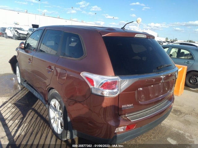 JA4AD3A38EZ018178 Mitsubishi Outlander Se