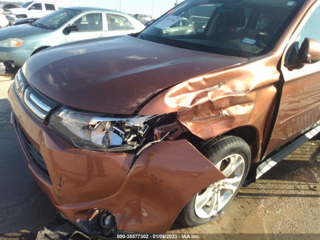 JA4AD3A38EZ018178 Mitsubishi Outlander Se