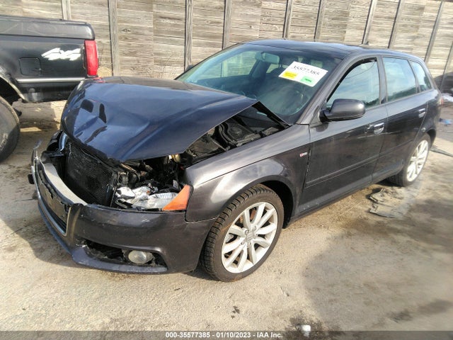 Audi A3 2011 WAUBEAFM0BA025940 Image 2