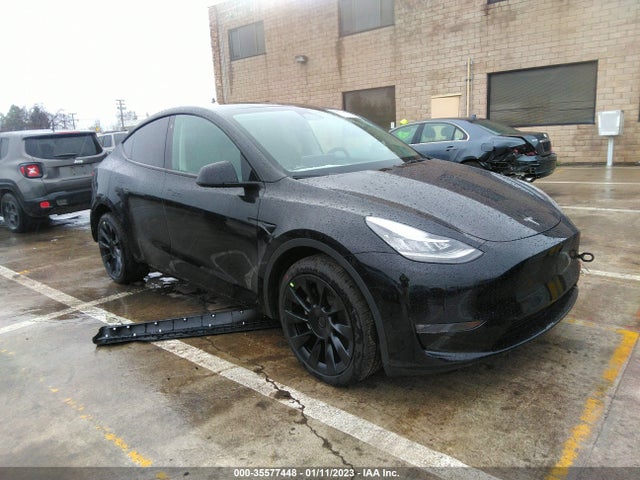 Tesla Model Y Long Range 2022 7SAYGDEE9NF574912 Image 1