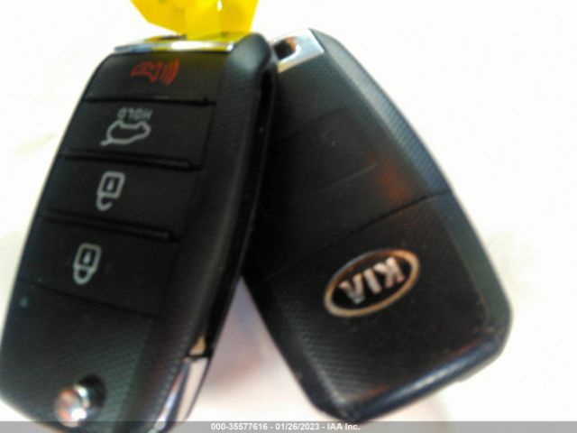 KNDPMCAC6H7264713 KIA Sportage Lx