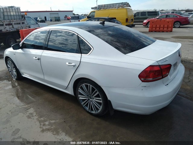 2015 Volkswagen Passat, VIN: 1VWBS7A35FC058064