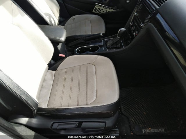 2015 Volkswagen Passat, VIN: 1VWBS7A35FC058064