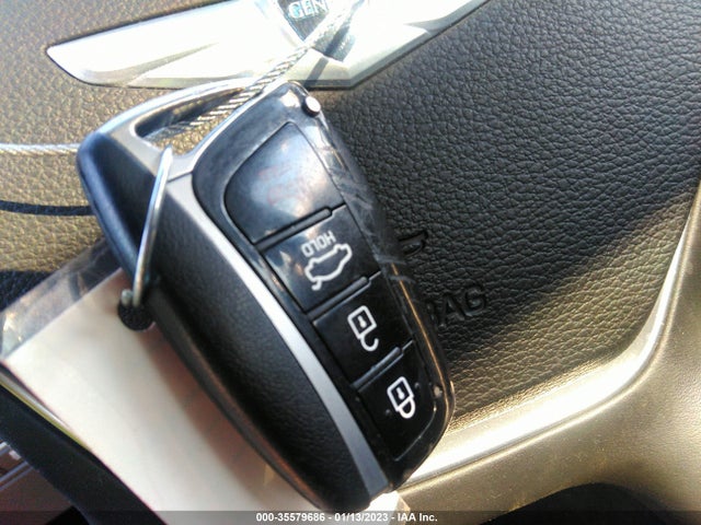 2016 Hyundai Genesis, VIN: KMHGN4JE8GU106096