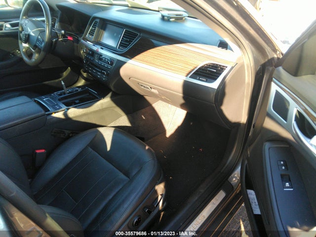2016 Hyundai Genesis, VIN: KMHGN4JE8GU106096