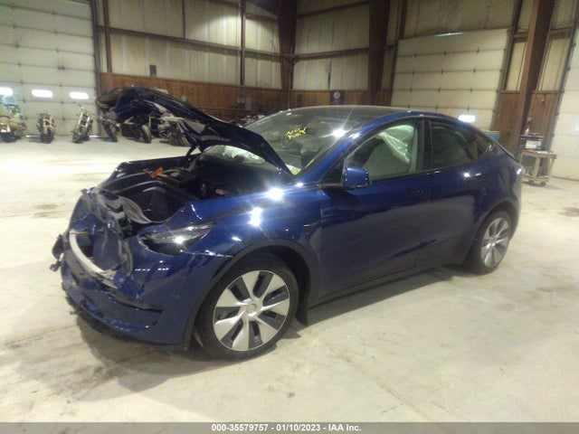 Tesla Model Y Long Range 2021 5YJYGDEEXMF144995 Image 2