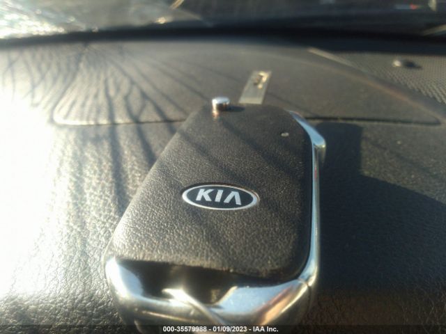 KNDEU2AA6M7105863 KIA SELTOS S