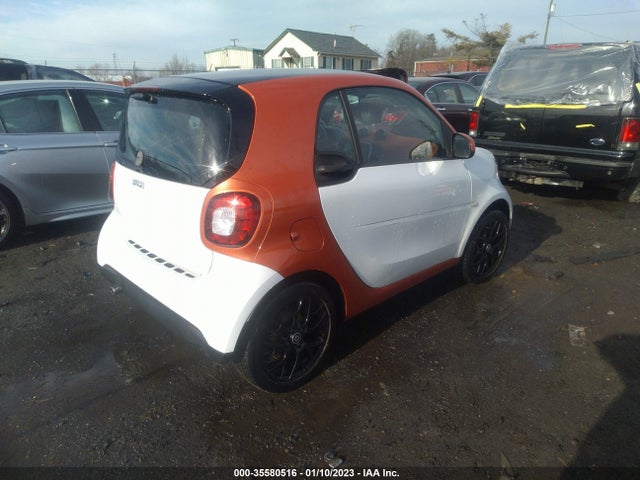 2016 Smart Fortwo, VIN: WMEFJ5DA5GK057480