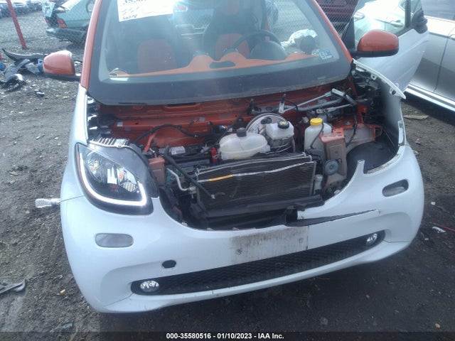 2016 Smart Fortwo, VIN: WMEFJ5DA5GK057480