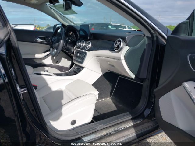 2019 MERCEDES-BENZ CLA 250 WDDSJ4GB4KN724662 Photo 4