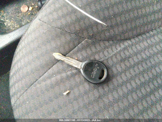 Jeep Liberty 2004 1J4GL48K64W217763 Image 3
