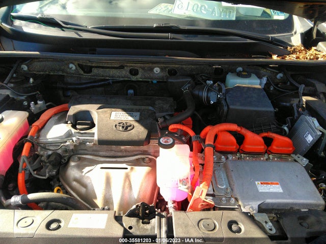 2018 Toyota RAV4, VIN: JTMDJREV3JD206947