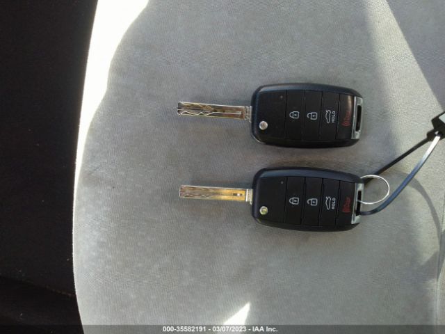 KNAGM4A74F5556102 KIA Optima Lx