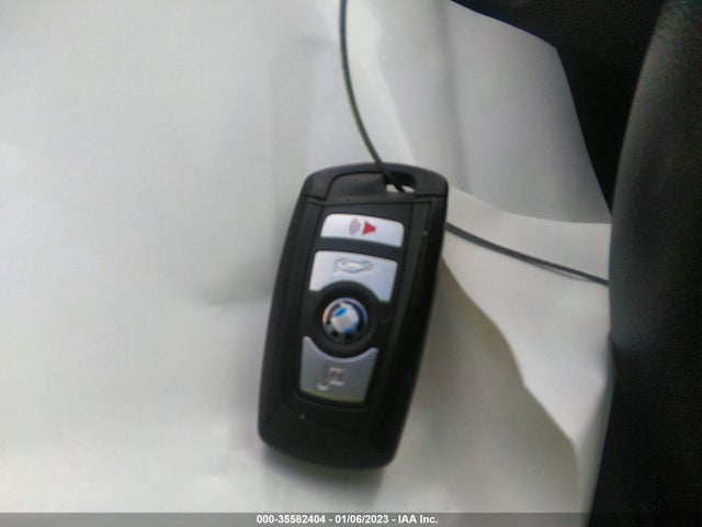 2017 BMW 3 Series, VIN: WBA8E5G38HNU43896