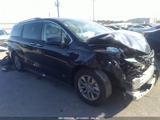 2022 Toyota Sienna, VIN: 5TDYRKEC1NS135872