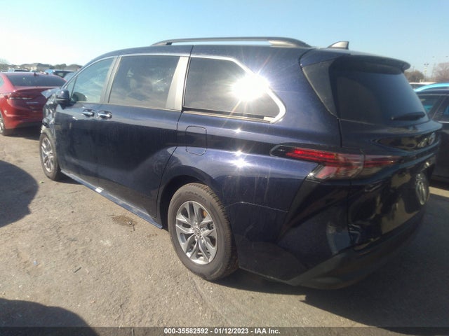 2022 Toyota Sienna, VIN: 5TDYRKEC1NS135872
