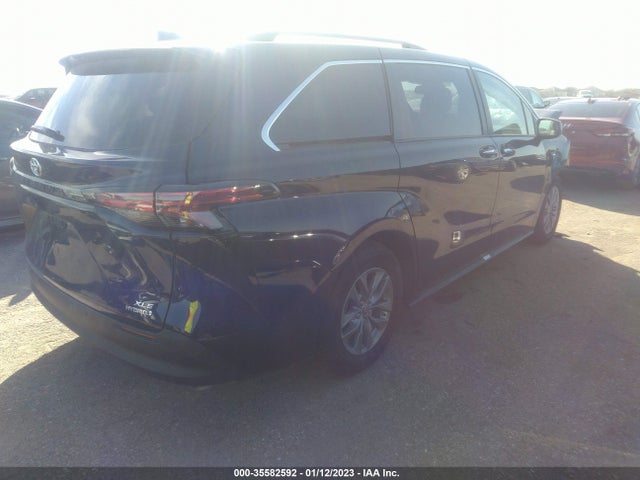 2022 Toyota Sienna, VIN: 5TDYRKEC1NS135872