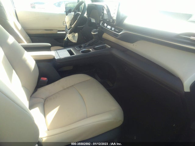 2022 Toyota Sienna, VIN: 5TDYRKEC1NS135872