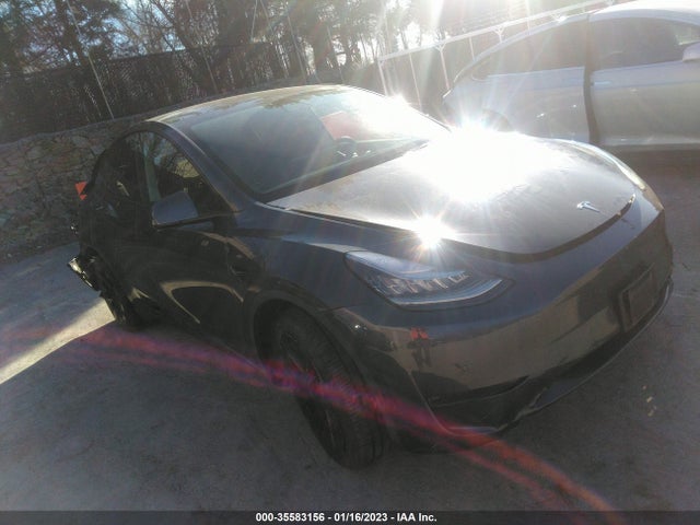 Tesla Model Y 2020 5YJYGDEE5LF014413 main image