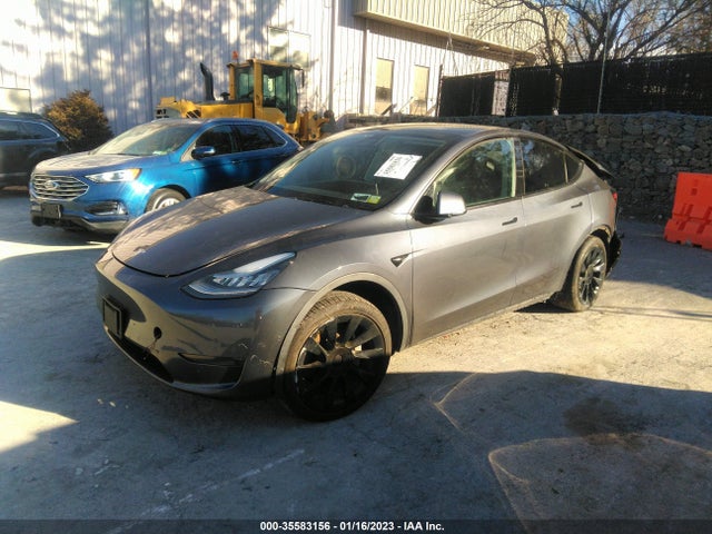 Tesla Model Y 2020 5YJYGDEE5LF014413 Image 2