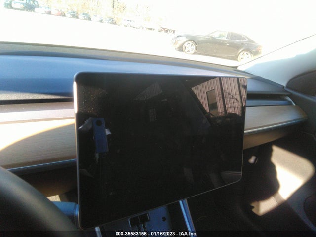 Tesla Model Y 2020 5YJYGDEE5LF014413 Image 8