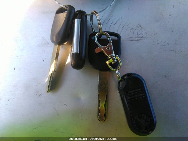 2010 HONDA FIT VIN: JHMGE8H23AC014459