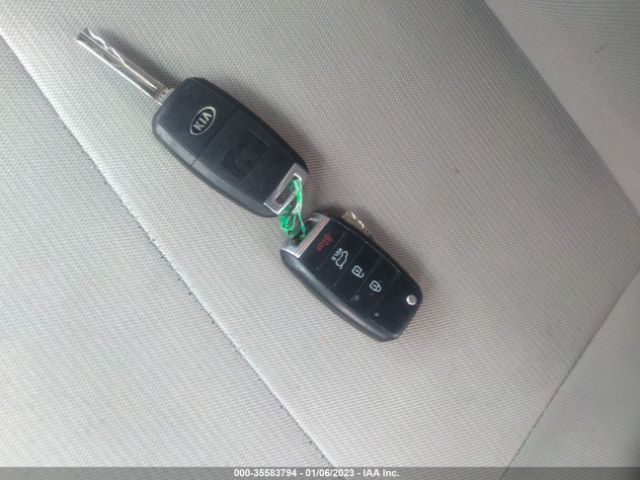 KNDMB5C17F6080030 KIA SEDONA LX