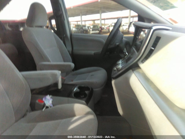 2017 Toyota Sienna, VIN: 5TDKZ3DC1HS854976