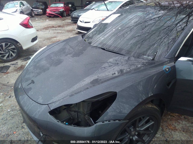 2018 Tesla 3, VIN: 5YJ3E1EA1JF153530
