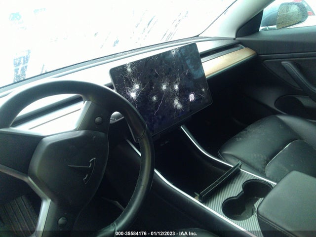 2018 Tesla 3, VIN: 5YJ3E1EA1JF153530