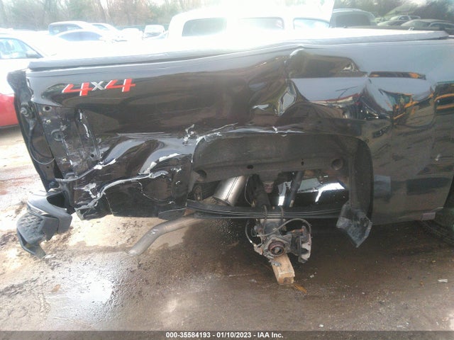 2018 Chevrolet Silverado 1500, VIN: 3GCUKREC0JG582195