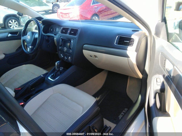 3VWLX7AJ1DM378305 Volkswagen Jetta Sedan Sel W/nav