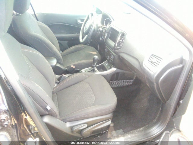 2019 Jeep Compass, VIN: 3C4NJCAB0KT613097