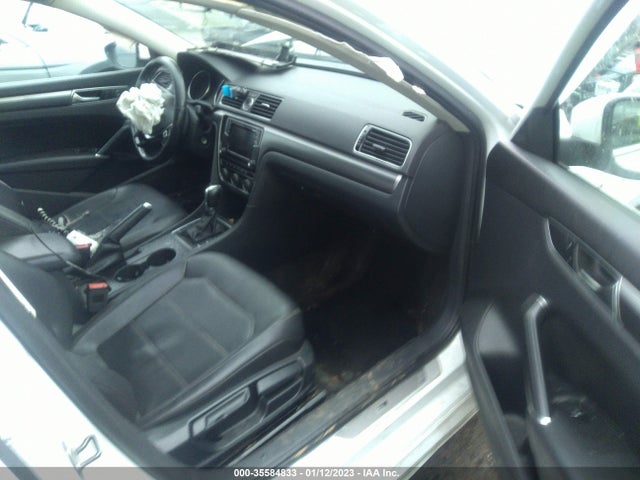 1VWDT7A33HC075941 Volkswagen Passat R-line W/comfort Pkg