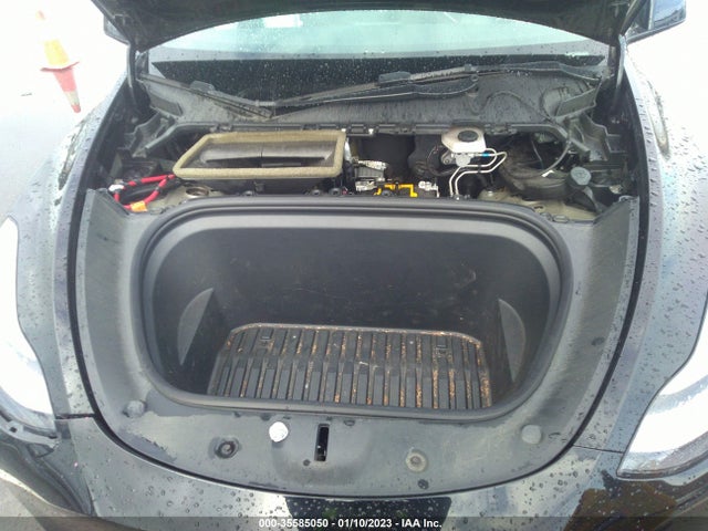 2021 Tesla Model Y, VIN: 5YJYGDEE8MF095909