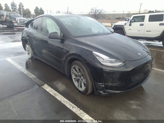 2021 Tesla Model Y, VIN: 5YJYGDEE8MF095909