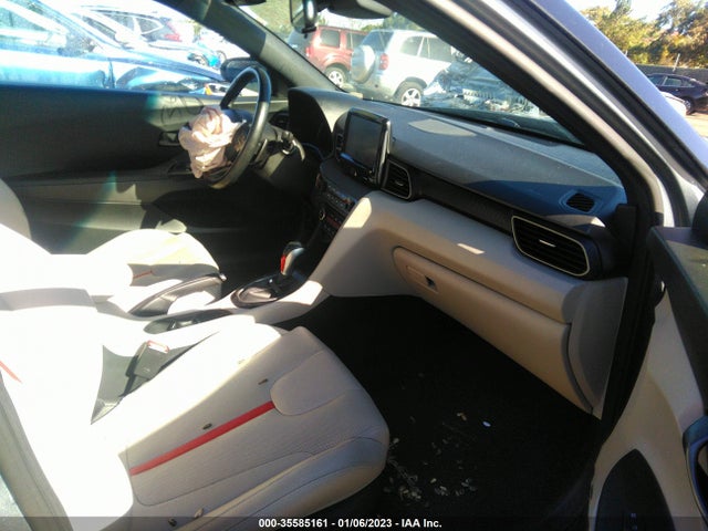 2019 Hyundai Veloster, VIN: KMHTH6AB2KU009556