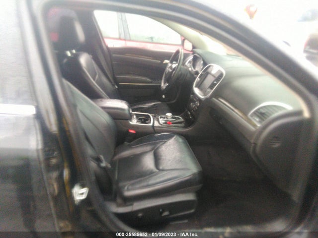 2016 Chrysler 300, VIN: 2C3CCAEG8GH320242