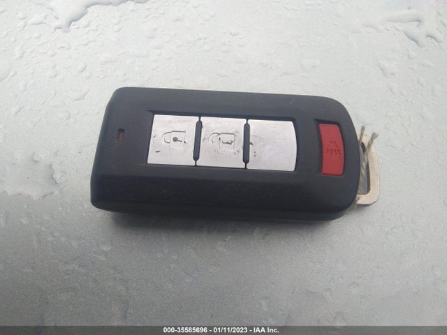 JA4AD3A32HZ027866 Mitsubishi Outlander Se