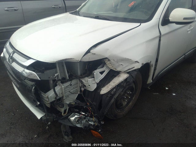 JA4AD3A32HZ027866 Mitsubishi Outlander Se