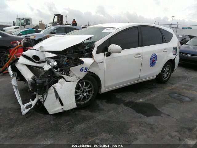 Toyota Prius V Two/five/three/four 2017 JTDZN3EU7HJ059087 Image 2