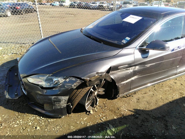 2015 Tesla Model S, VIN: 5YJSA1S26FF089870
