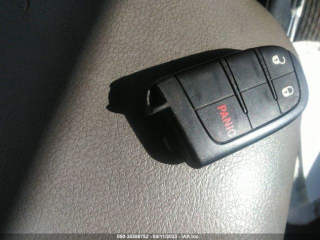 3C4PDCAB7JT243099 Dodge JOURNEY SE