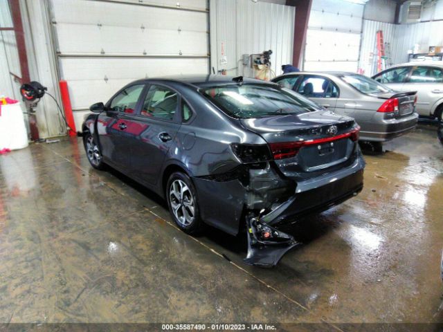 3KPF24AD2ME271183 KIA Forte Lxs